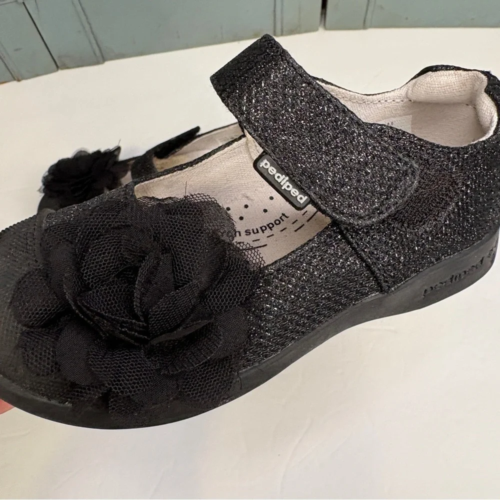 Pediped Black Glittery Mary Jane Shoes With Rose Applique Size 8.5 US 25 EU